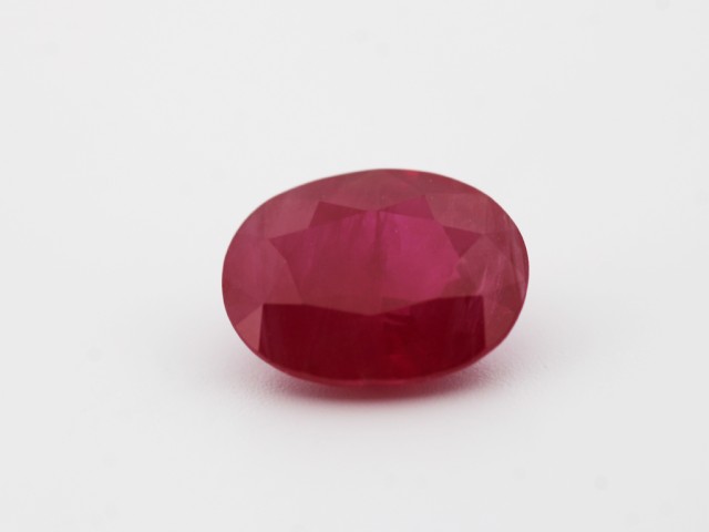 Rubis fin ovale 8x6mm 1.62ct
