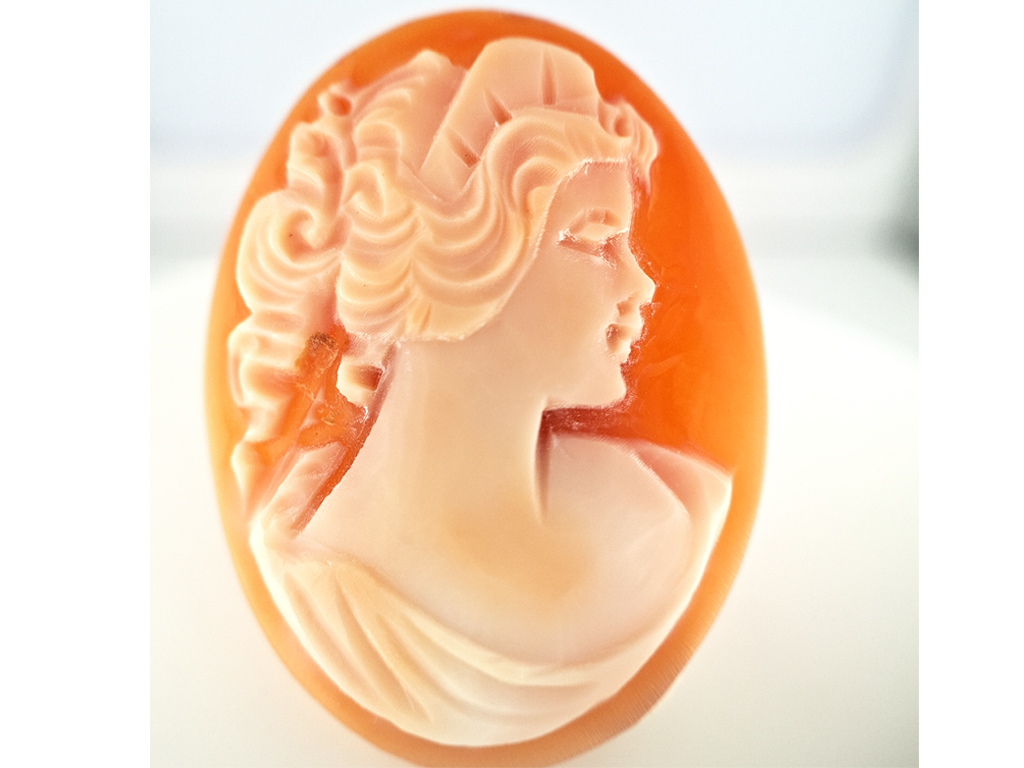 Camée coquille ovale 30x23mm 12.03ct