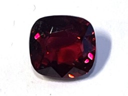 Spinelle Rouge Coussin 6.4x6mm 1.14ct