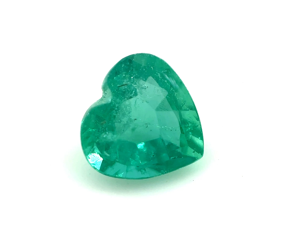 Emeraude fine coeur 5x5mm 0.64ct