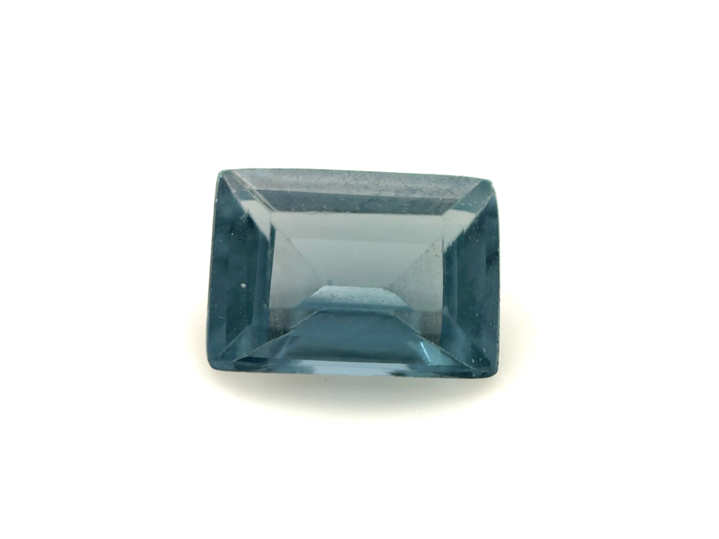 Spinelle fin gris RPC 7x5mm 1.13ct