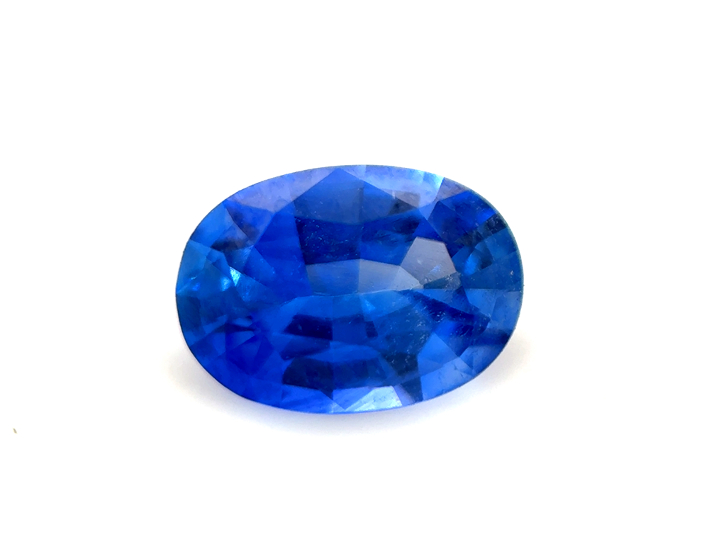 Saphir fin ovale 6.8x4.9mm 0.78ct