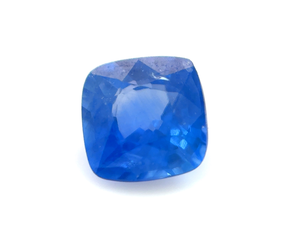Saphir fin coussin 5x5mm 0.70ct