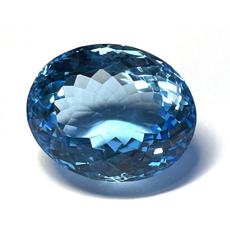 Topaze traitée swiss Blue Ovale 21.1x17mm 34.44cts