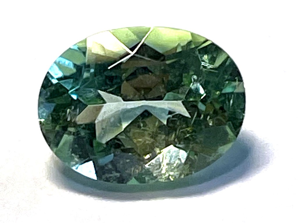 Tourmaline Jaune-Vert Naturelle De Madagascar - 4,29 Carats - Ovale Facetté - Pierre Fine