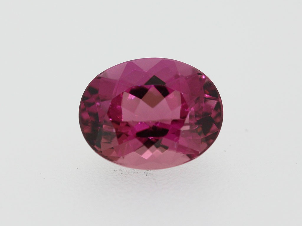 Tourmaline rose ovale 9.2 x 7.2 mm 2.24 cts