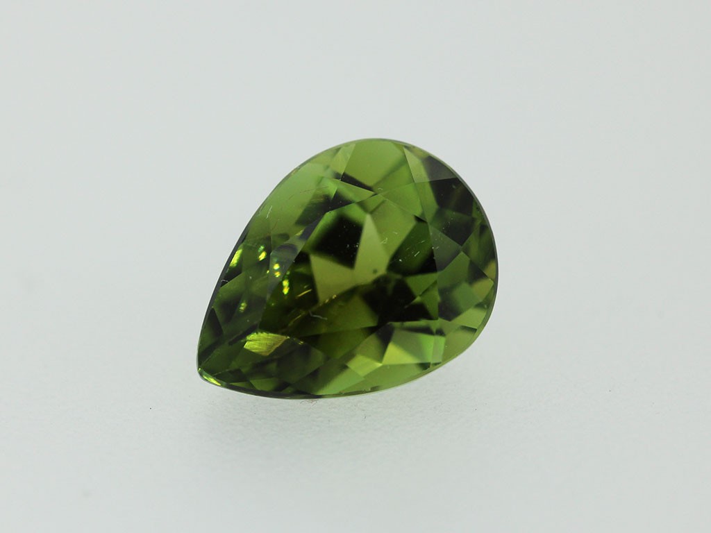 Diopside Poire 10.6x8mm 2.93cts