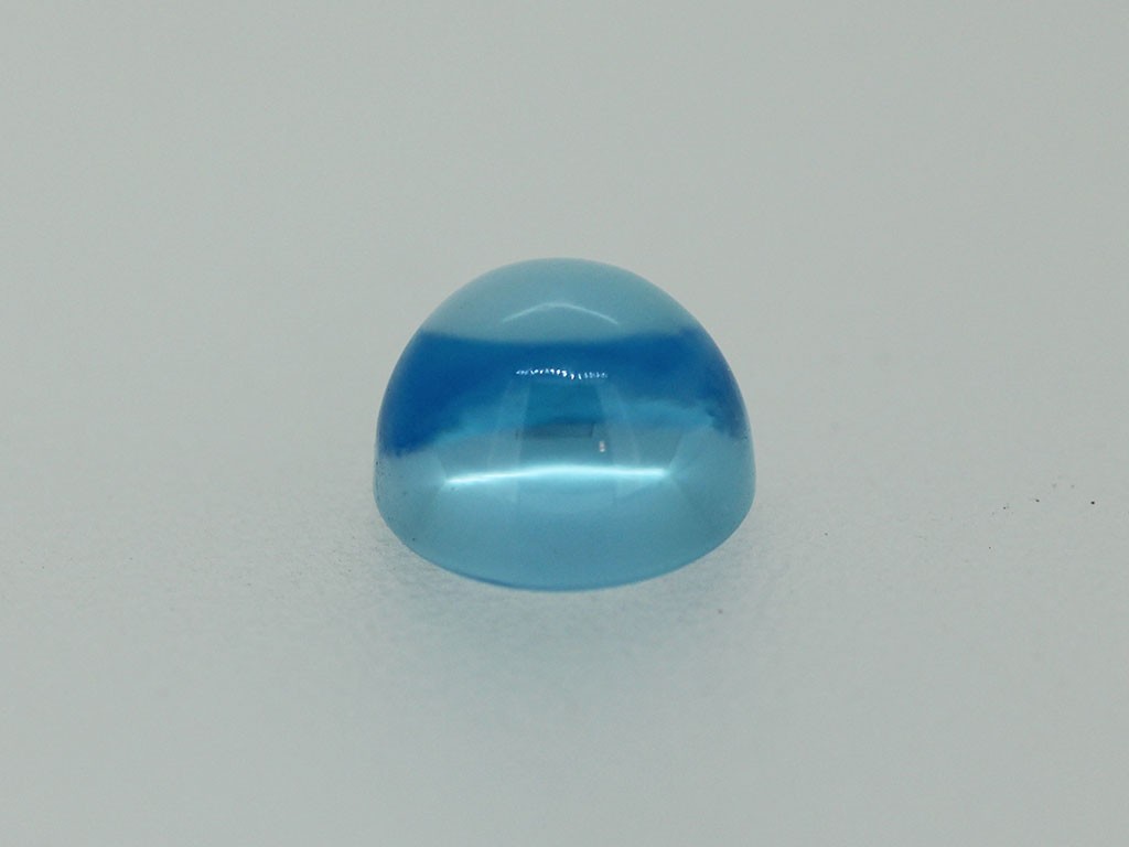 Topaze traitée swiss Blue Cabochon Ronde 6.6mm 1.86ct