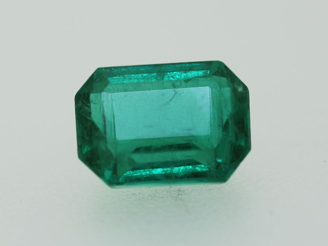 Emeraude RPC 8.2x6 mm 1.77ct