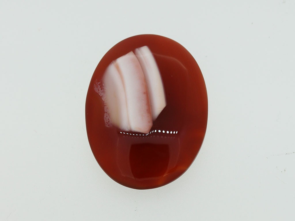 Agate galet ovale 35.2 x 26.3 mm 46.94cts