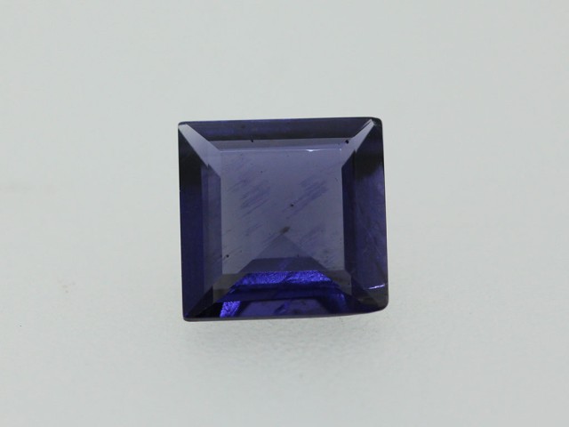 Cordiérite CV 7.8x7.7mm 1.63ct