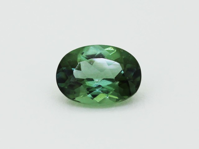 Tourmaline verte ovale...