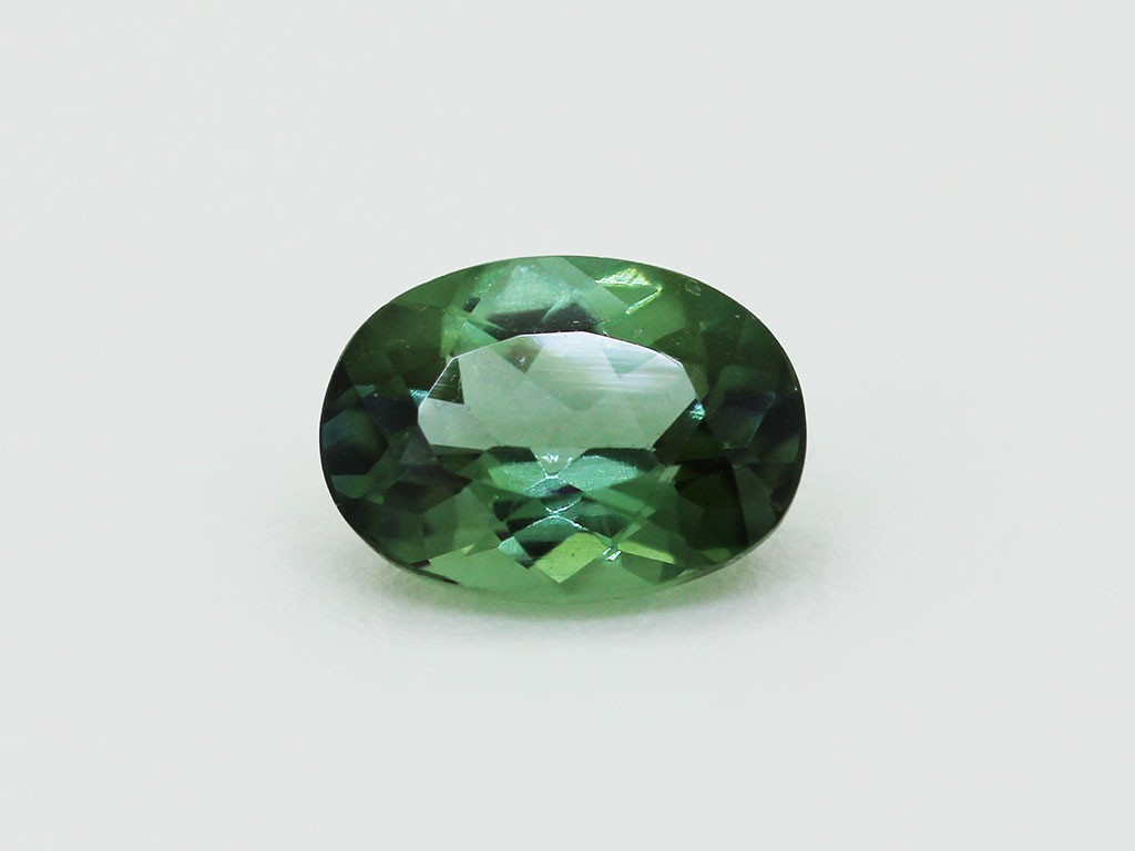 Tourmaline verte ovale 8x5.9mm 1.29ct