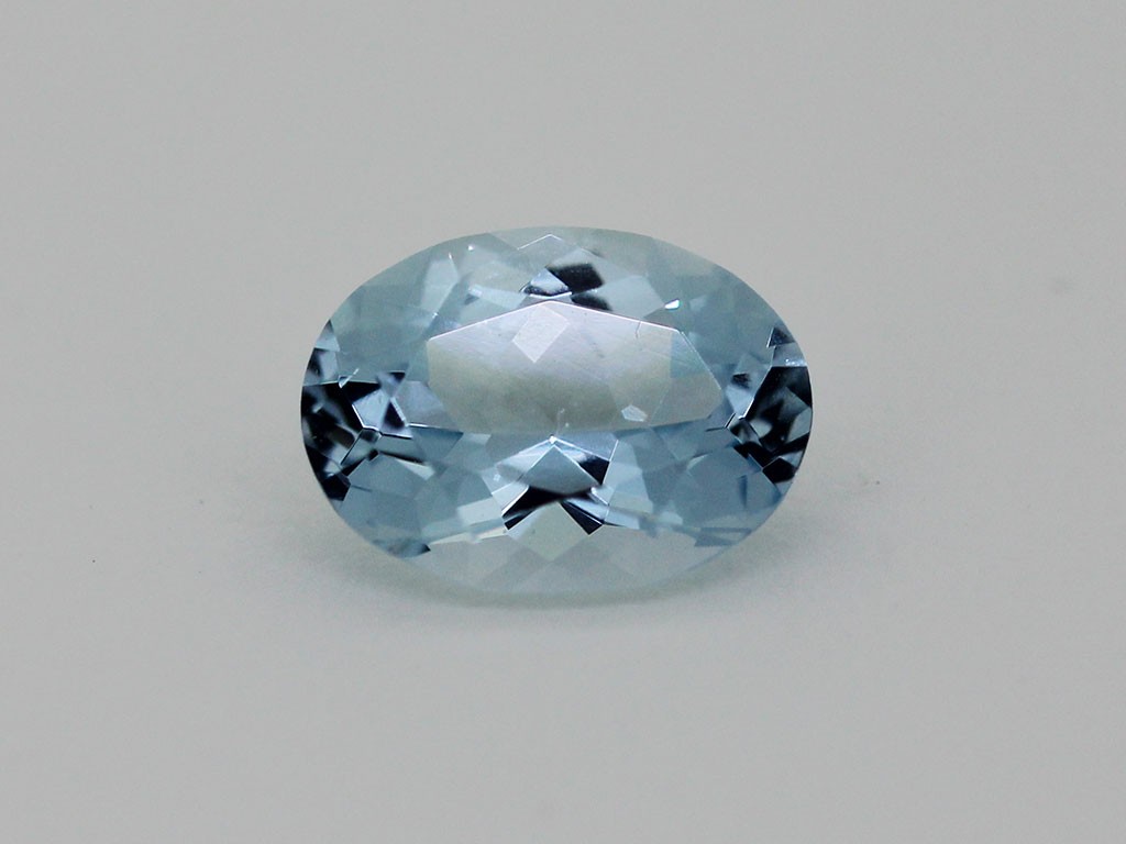 Aigue-Marine ovale 7.9x5.9mm 1.02ct