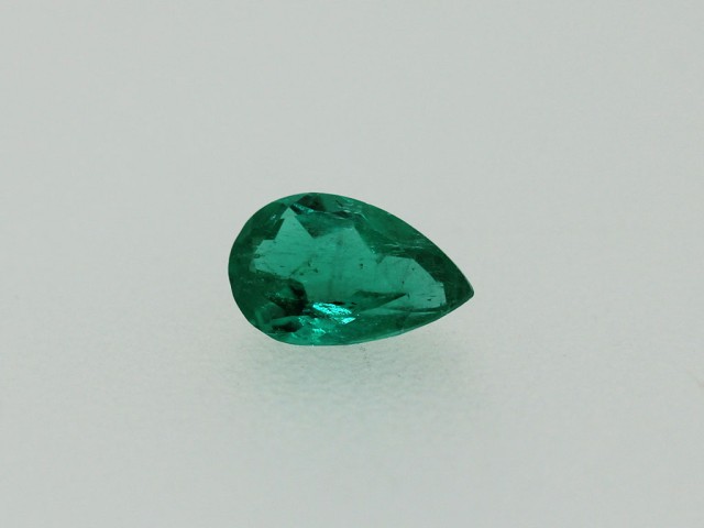 Emeraude Poire 6.1x4mm 0.32ct