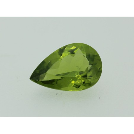 Péridot poire 11.8x8.1mm 2.83cts