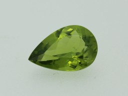 Péridot poire 11.8x8.1mm 2.83cts