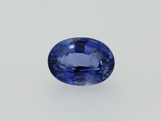 Saphir ovale 7.1x5.2mm 1.23ct