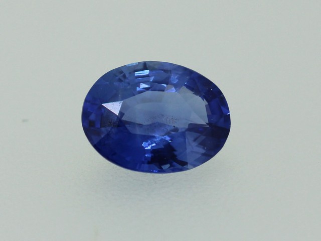 saphir ovale 8.3x6.4mm 1.57ct