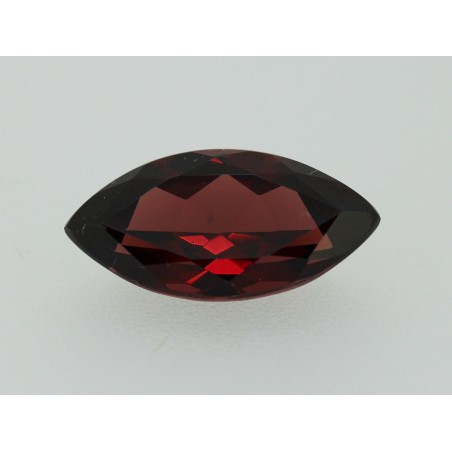 Grenat navette 15.9x8mm 5.07cts