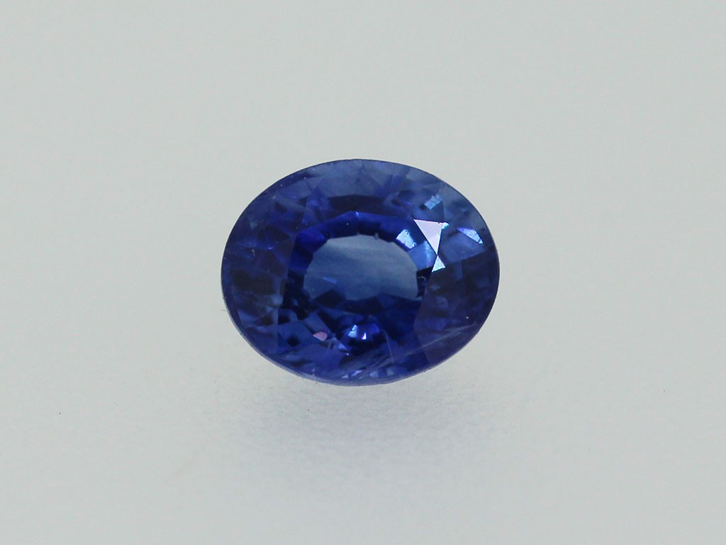 Saphir ovale 5.9x4.8mm 0.85ct