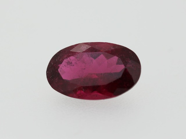 Tourmaline rose ovale...