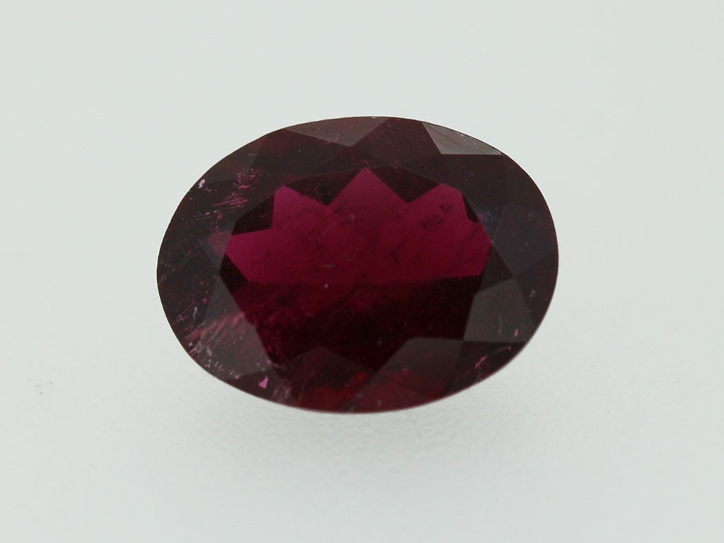 Tourmaline rose ovale 11.1x8.3mm 3.06cts