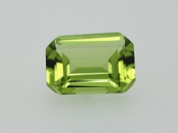 Péridot RPC 9x7mm 2.17cts