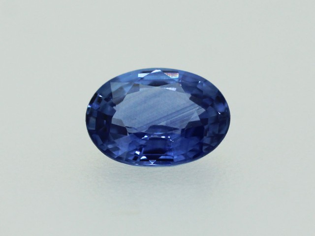 Saphir ovale 7.9x5.9mm 1.41ct