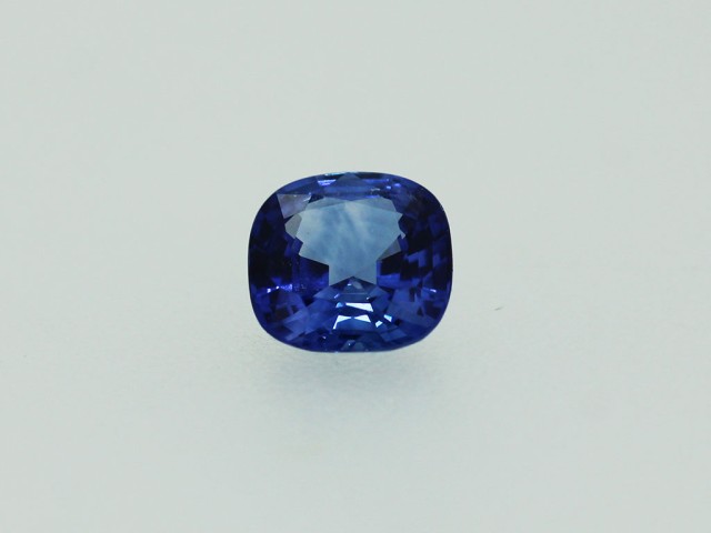 Saphir Antique 5.9x5.8mm...