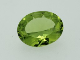 Péridot ovale 10x8mm 2.13cts