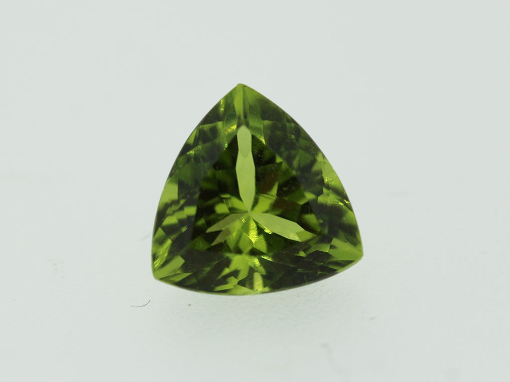 Péridot Troïdia 9x9x9mm 2.86cts