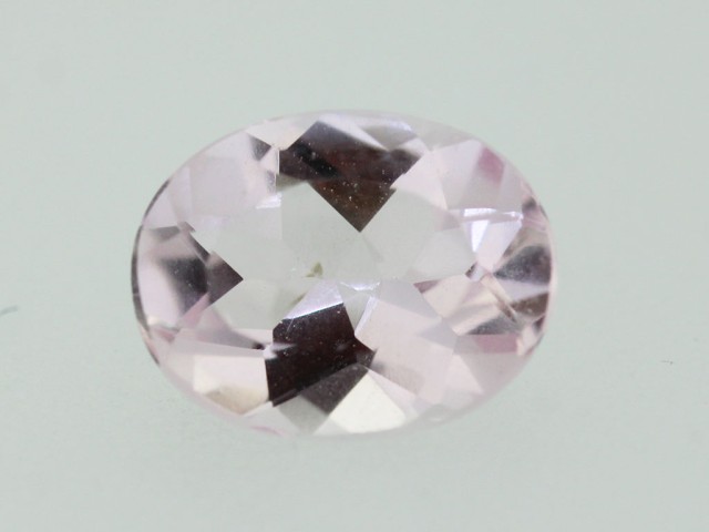 Morganite ovale 9.1x7.1mm...