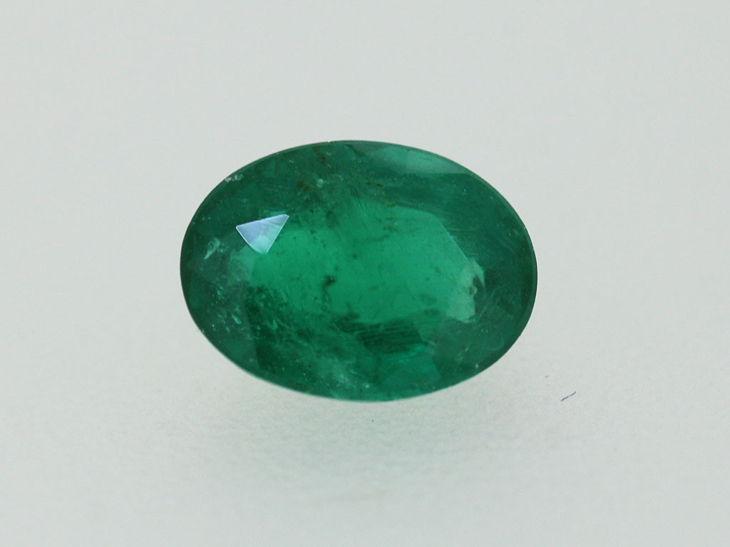 Emeraude ovale 7.1x5.2mm 0.84ct