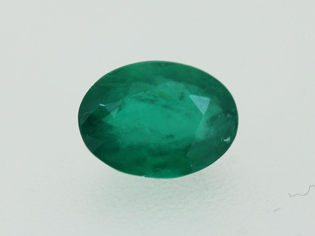 Emeraude ovale 7.3x5.5mm 0.85ct